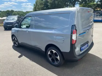 Photo 12 Ford Transit Courier Fourgonnette Electrique 100 kW 136ch Limited