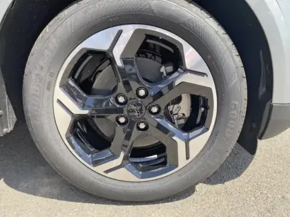 Photo 13 Ford Transit Courier Fourgonnette Electrique 100 kW 136ch Limited