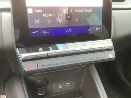 Photo 15 Renault Symbioz Nouveau E-Tech full hybrid 145 Techno