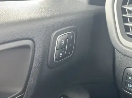 Photo 20 Ford Kuga 2.5 Duratec 225ch PHEV Vignale BVA