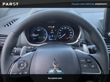 Photo 6 Mitsubishi Eclipse Cross 2.4 MIVEC PHEV 188ch Business 4WD