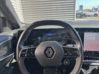 Photo 6 Renault Austral 1.2 E-Tech full hybrid 200ch Iconic esprit Alpine- 24