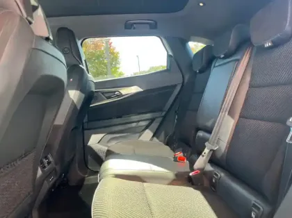 Photo 8 Renault Austral 1.2 E-Tech full hybrid 200ch Iconic esprit Alpine- 24