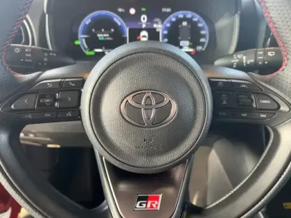 Photo 18 Toyota Yaris Hybride 1.5 HYBRID 130H 2WD GR SPORT TECHNO AUTO CR