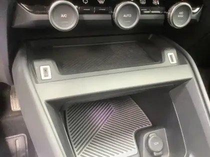 Photo 20 Citroën C4 PureTech 130 S&amp;S EAT8 Shine