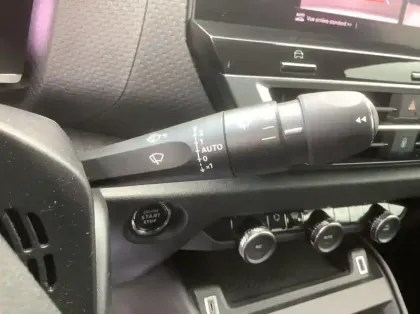 Photo 19 Citroën C4 PureTech 130 S&amp;S EAT8 Shine