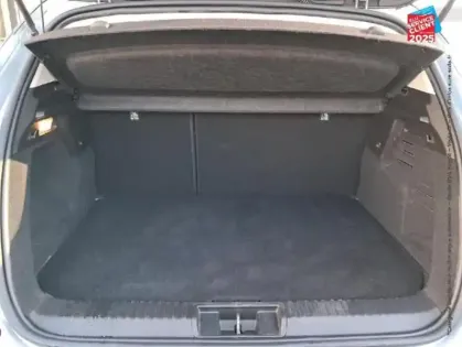 Photo 13 Renault Captur  1.6 E-Tech Plug-in 160ch Initiale Paris Sieges chauf Camera