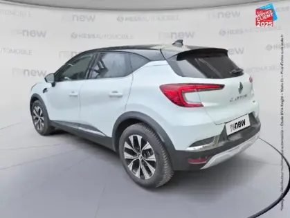 Photo 7 Renault Captur  1.6 E-Tech hybride 145ch Techno GPS Camera