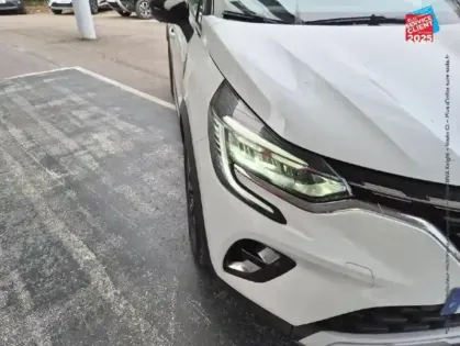 Photo 12 Renault Captur  1.6 E-Tech hybride 145ch Techno GPS Camera