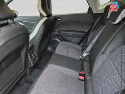 Photo 10 Renault Captur  1.6 E-Tech hybride 145ch Techno GPS Camera