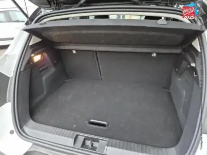 Photo 13 Renault Captur  1.6 E-Tech hybride 145ch Techno GPS Camera