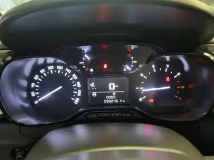 Photo 13 Citroën C3  1.2 PureTech 83ch S&S PLUS