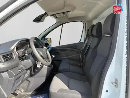 Photo 25 Renault Trafic Gén. III (F82) Ph3 Confort 4