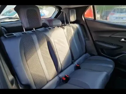 Photo 10 Peugeot 2008  1.5 BlueHDi 100ch S&S Allure