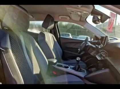 Photo 9 Peugeot 2008  1.5 BlueHDi 100ch S&S Allure