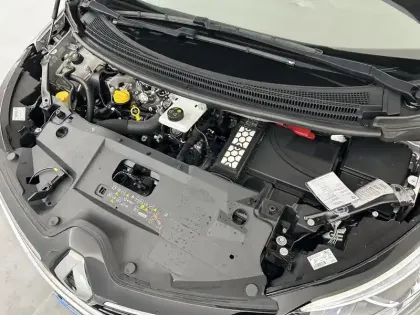 Photo 31 Renault Grand Scenic  TCe 140 FAP - 21