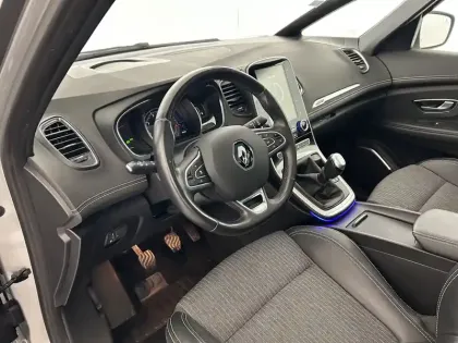 Photo 18 Renault Grand Scenic  TCe 140 FAP - 21