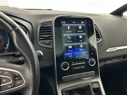 Photo 22 Renault Grand Scenic  TCe 140 FAP - 21