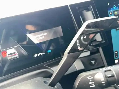 Photo 12 Renault Megane  E-Tech 220 ch autonomie confort