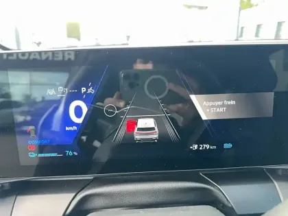 Photo 16 Renault Megane  E-Tech 220 ch autonomie confort