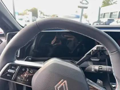 Photo 9 Renault Megane  E-Tech 220 ch autonomie confort