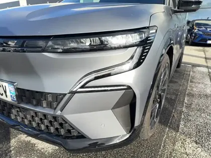 Photo 22 Renault Megane  E-Tech 220 ch autonomie confort