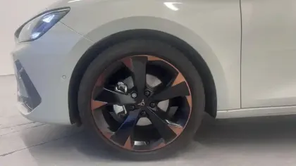 Photo 5 Cupra Leon  1.5 eTSI Hybrid 150 ch DSG7
