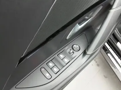 Photo 17 Peugeot 208  Hybrid 110 e-DCS6