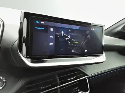 Photo 41 Peugeot 208  Hybrid 110 e-DCS6