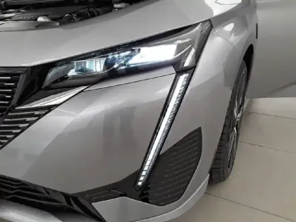 Photo 15 Peugeot 308  SW PureTech 130ch S&S EAT8