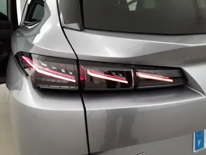 Photo 16 Peugeot 308  SW PureTech 130ch S&S EAT8