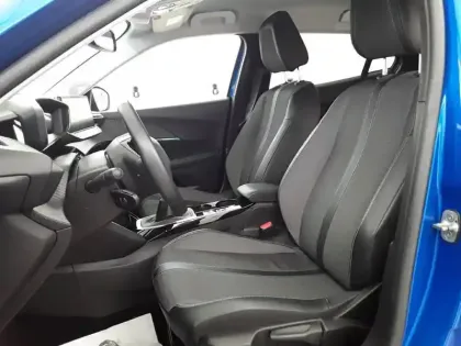 Photo 70 Peugeot 2008  PureTech 130 S&S BVM6