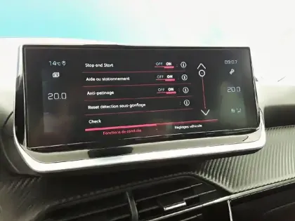 Photo 18 Peugeot 2008  PureTech 130 S&S BVM6