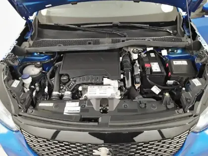 Photo 25 Peugeot 2008  PureTech 130 S&S BVM6