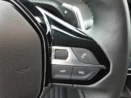 Photo 18 Peugeot 208  Hybrid 110 e-DCS6