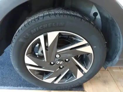 Photo 110 Hyundai Bayon  1.0 T-GDi 100 Hybrid 48V