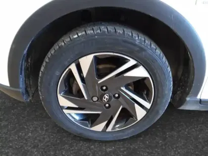 Photo 76 Hyundai Bayon  1.0 T-GDi 100 Hybrid 48V