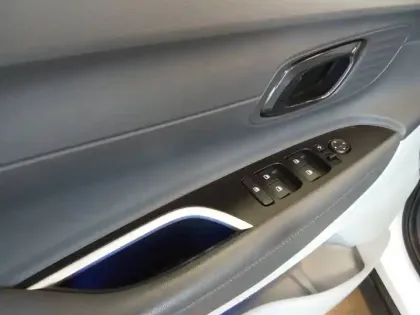 Photo 115 Hyundai Bayon  1.0 T-GDi 100 Hybrid 48V