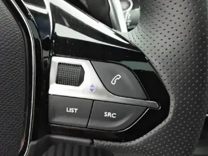 Photo 19 Peugeot 208  Hybrid 145 e-DCS6