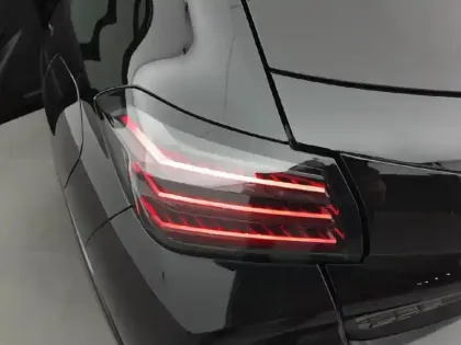 Photo 16 Peugeot 208  Hybrid 145 e-DCS6