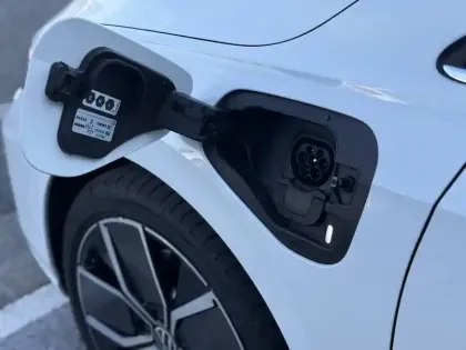 Photo 5 Volkswagen Golf  1.5 eHybrid 204 DSG6
