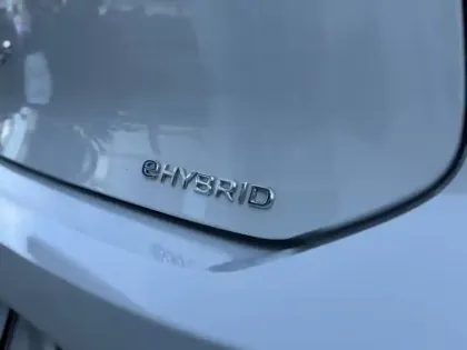 Photo 11 Volkswagen Golf  1.5 eHybrid 204 DSG6