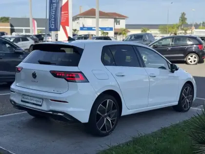 Photo 10 Volkswagen Golf  1.5 eHybrid 204 DSG6