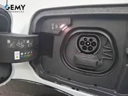 Photo 48 Peugeot 5008  Electrique 73 kWh 210 ch