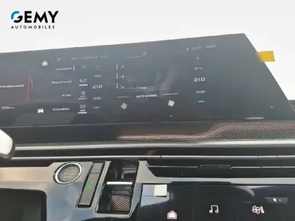 Photo 69 Peugeot 5008  Electrique 73 kWh 210 ch