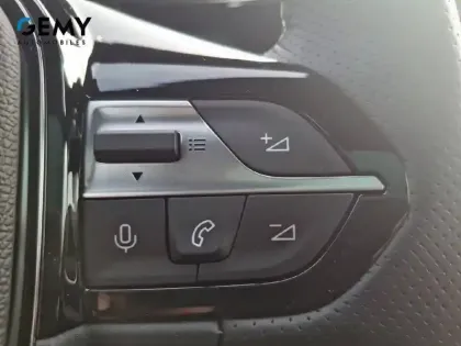 Photo 83 Peugeot 408  Electrique 58 kWh 210ch