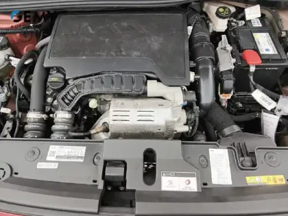 Photo 11 Peugeot 208  PureTech 100 S&S BVM6