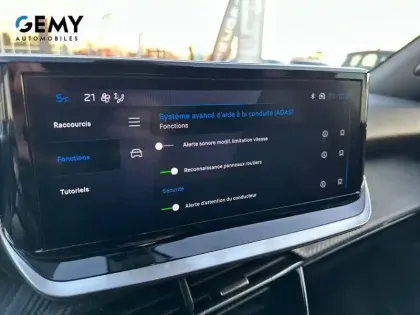 Photo 45 Peugeot 2008  Electrique 50 kWh 136 ch