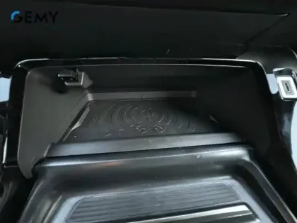 Photo 15 Peugeot 2008  Electrique 50 kWh 136 ch