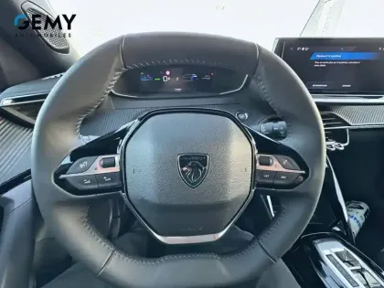 Photo 12 Peugeot 2008  Electrique 50 kWh 136 ch